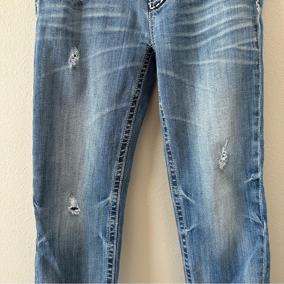 Miss Me Blue Straight Distressed Low/Mid Rise Capris/Short Jeans Waist Size 28 - Picture 4 of 16